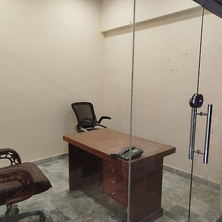 Hotel Crown Plaza, Near Karachi Airport, Darul Sehat Hospital, Dow, Agha Khan And Liaqat Hospital Ngoại thất bức ảnh