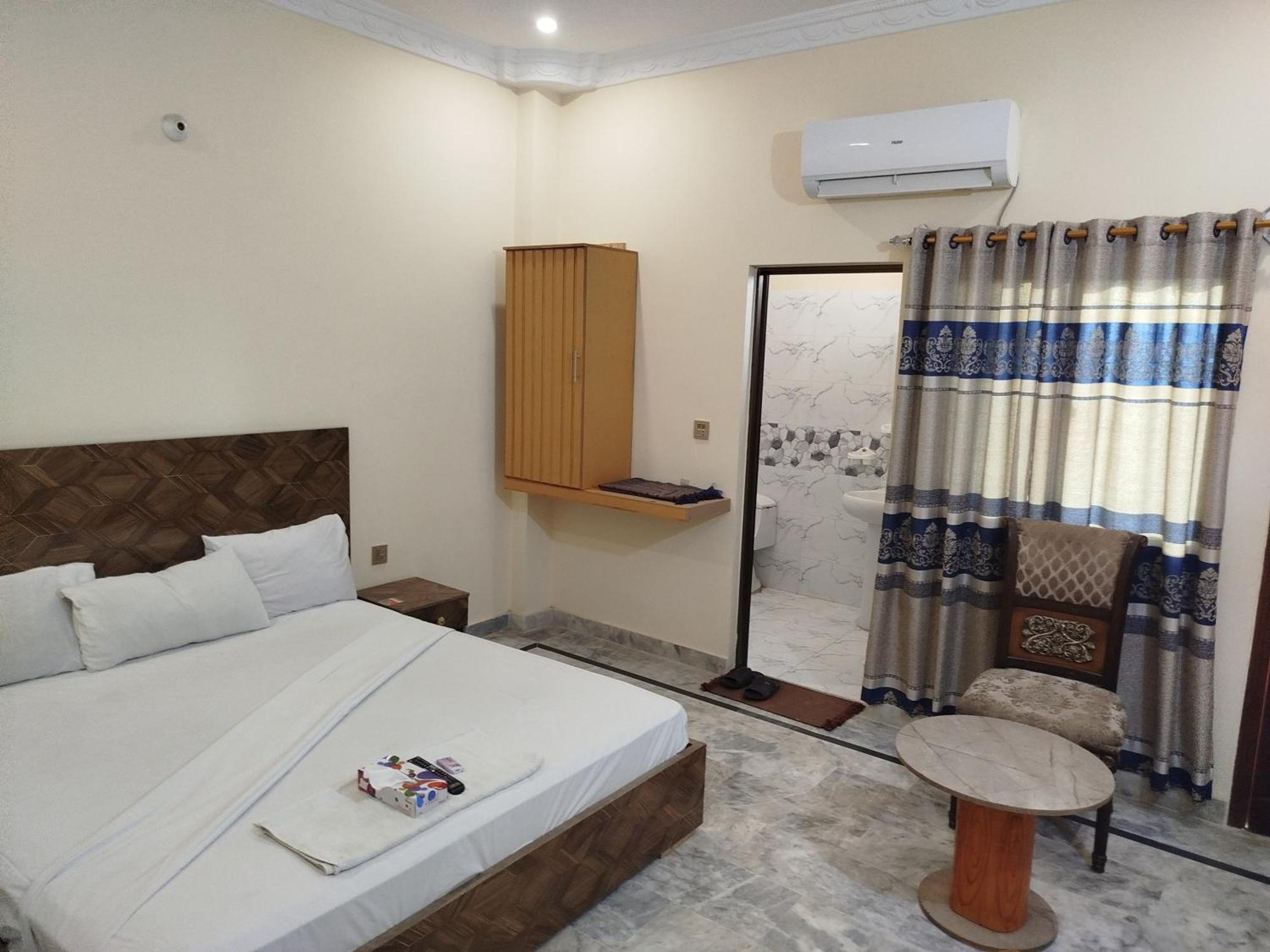 Hotel Crown Plaza, Near Karachi Airport, Darul Sehat Hospital, Dow, Agha Khan And Liaqat Hospital Ngoại thất bức ảnh