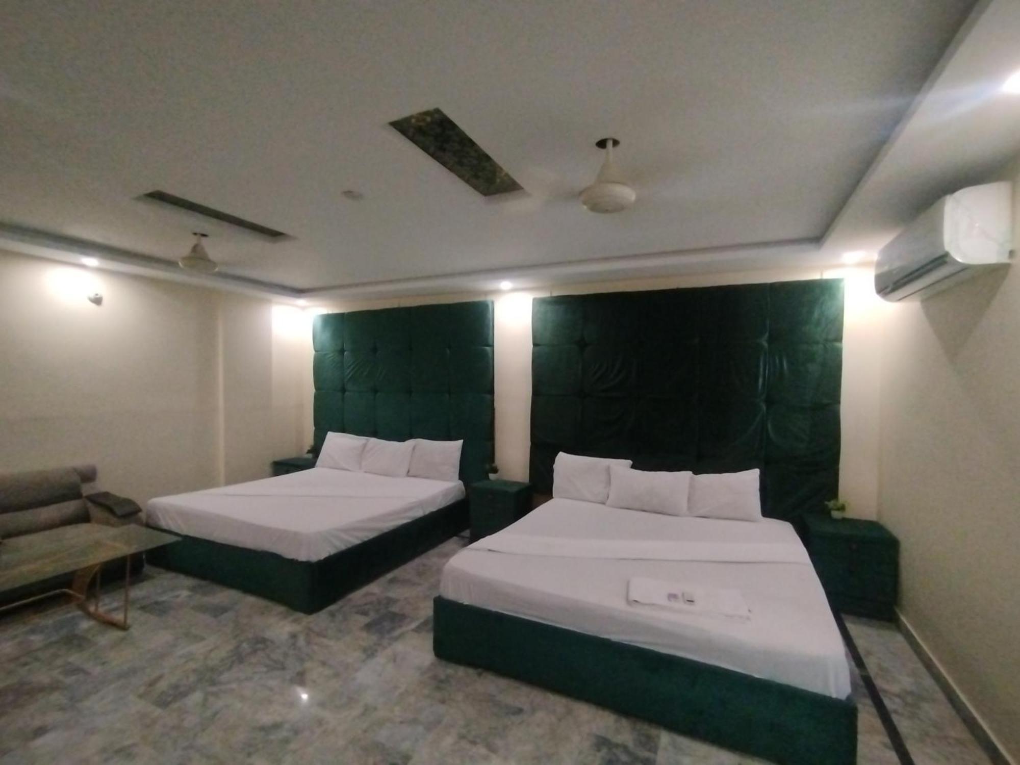 Hotel Crown Plaza, Near Karachi Airport, Darul Sehat Hospital, Dow, Agha Khan And Liaqat Hospital Ngoại thất bức ảnh