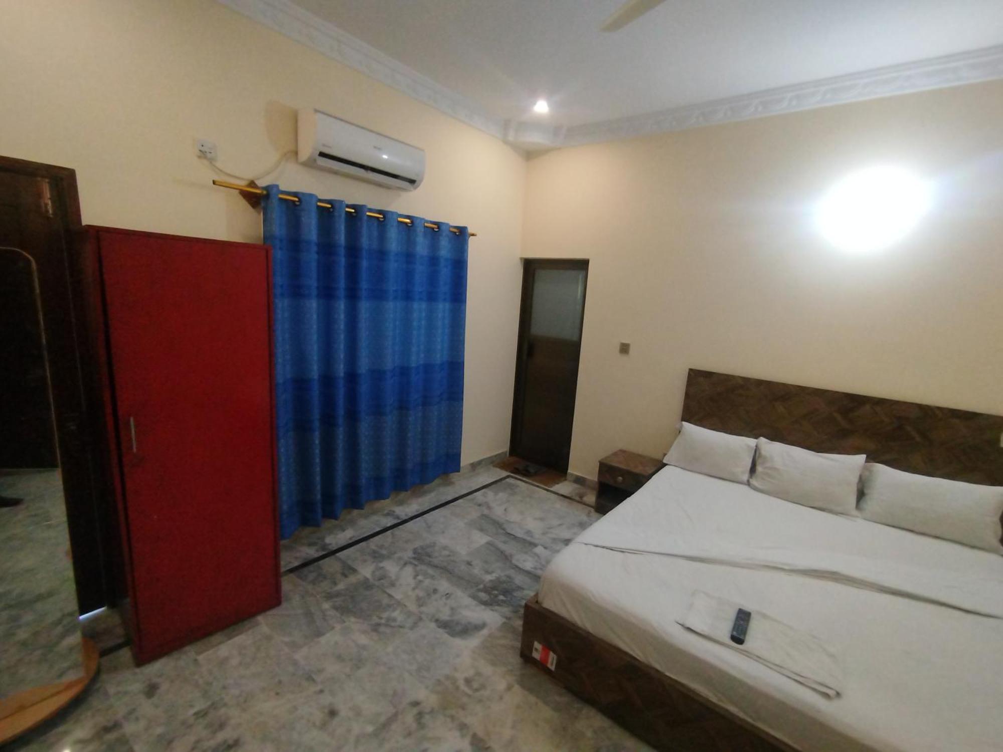 Hotel Crown Plaza, Near Karachi Airport, Darul Sehat Hospital, Dow, Agha Khan And Liaqat Hospital Ngoại thất bức ảnh