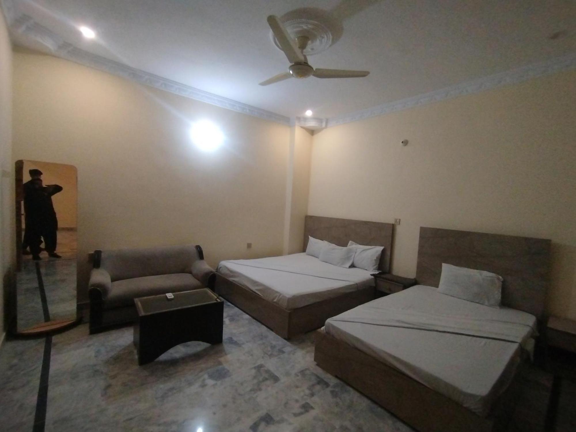 Hotel Crown Plaza, Near Karachi Airport, Darul Sehat Hospital, Dow, Agha Khan And Liaqat Hospital Ngoại thất bức ảnh