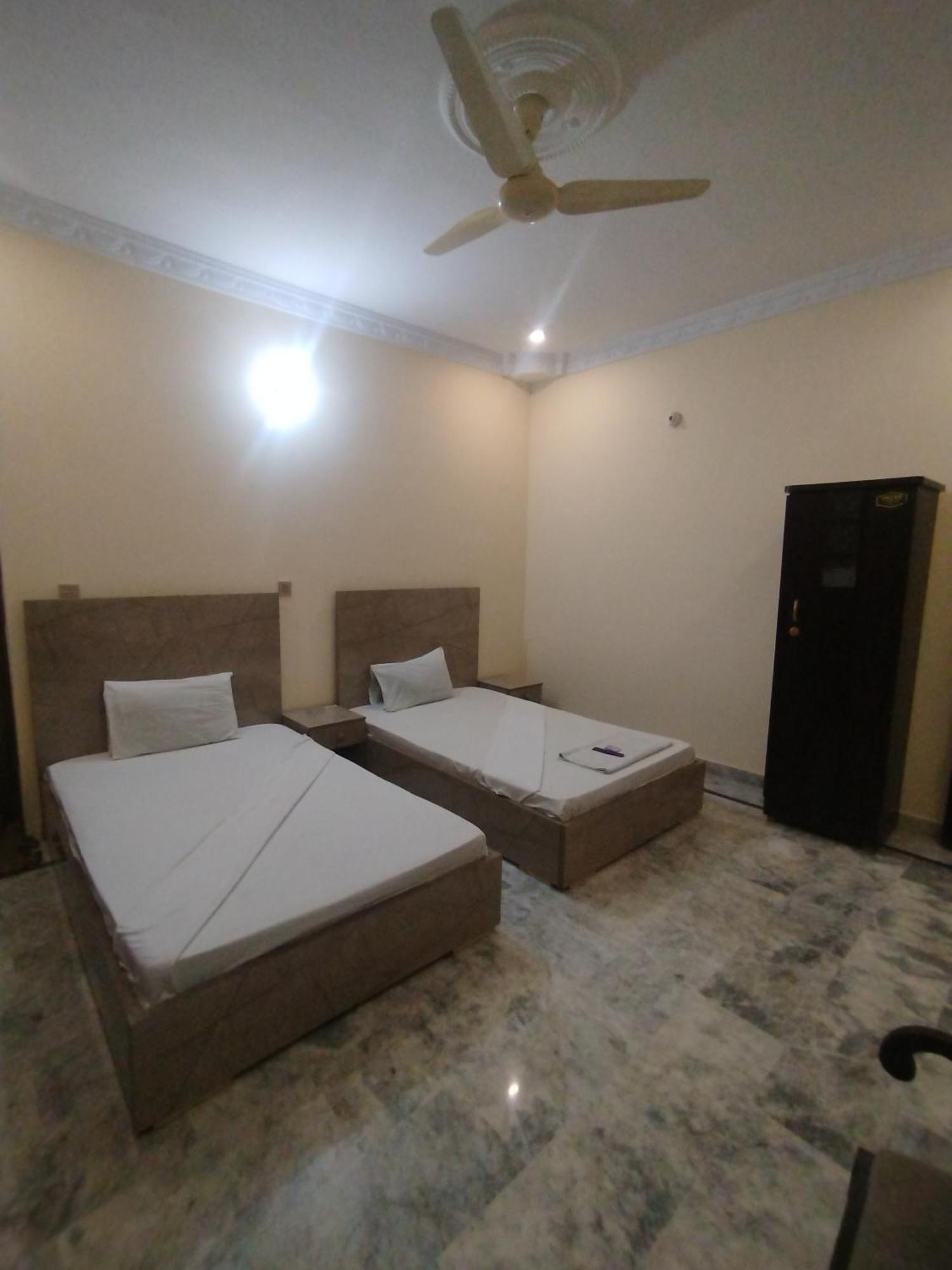 Hotel Crown Plaza, Near Karachi Airport, Darul Sehat Hospital, Dow, Agha Khan And Liaqat Hospital Ngoại thất bức ảnh