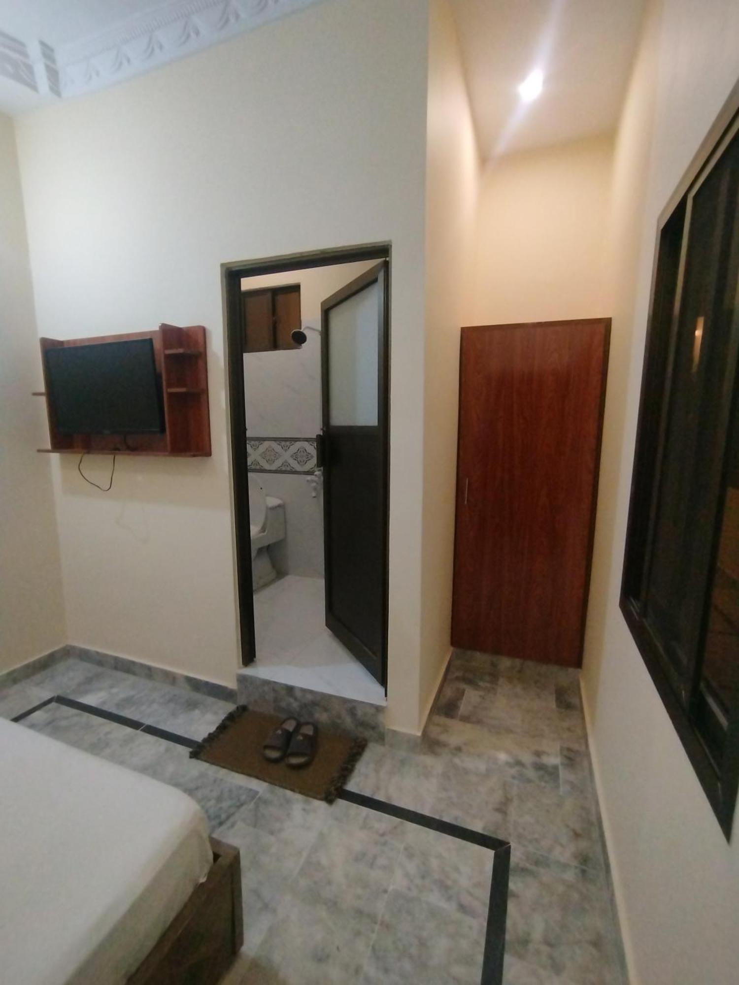 Hotel Crown Plaza, Near Karachi Airport, Darul Sehat Hospital, Dow, Agha Khan And Liaqat Hospital Ngoại thất bức ảnh